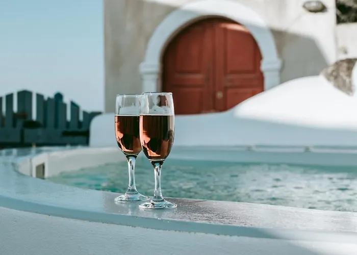 Gemini Cave Oia (Santorini)