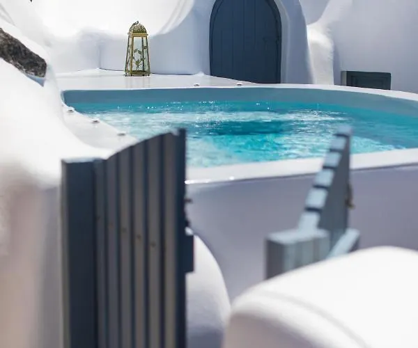 Gemini Cave Oia (Santorini)